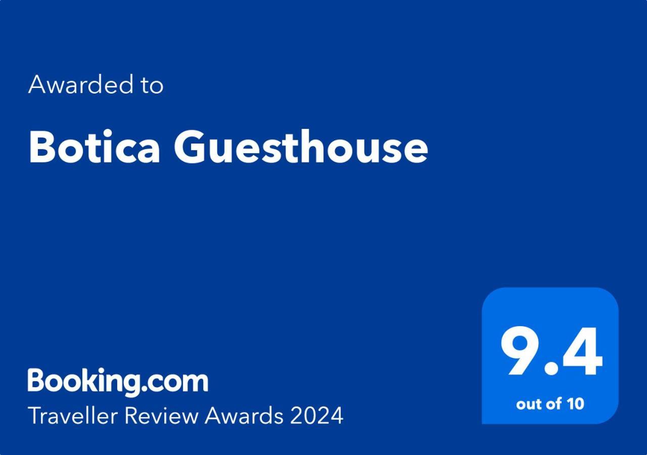 Botica Guesthouse เอสปีโญ ภายนอก รูปภาพ